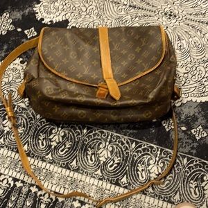 Vintage LV Samur 35